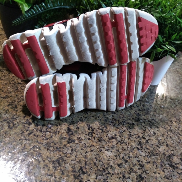 Reebok zig tech shark Red size 6.5 Boys youths - Picture 3 of 6